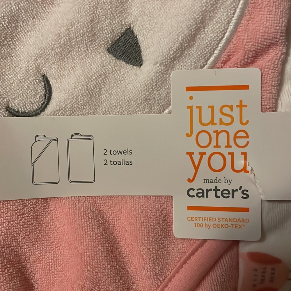 Carter’s just one you 2 towel set. 1 hooded and 1 a bath towel. Owl design - Picture 3 of 5